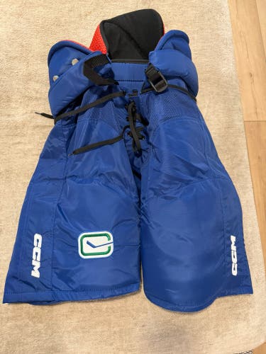 Senior Medium CCM HP45X Hockey Pants (New)