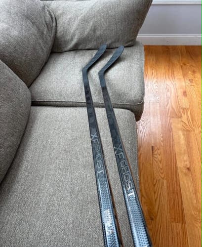 (New) Senior CCM XF Ghost Right Hand Hockey Stick P28 85 Flex (New)