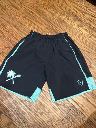 Adrenaline Tropics Shorts (L)