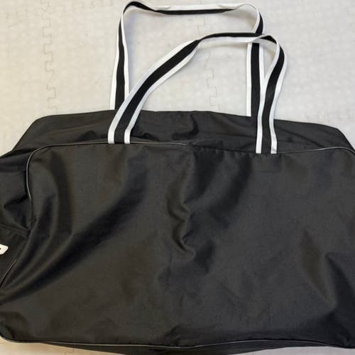 Bauer 650 Youth Hockey Equipment Bag - Black (Like New)
