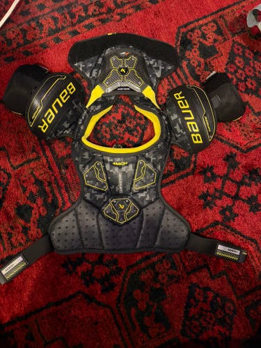 Bauer Supreme MACH Hockey Shoulder Pads – Youth Large (Used)