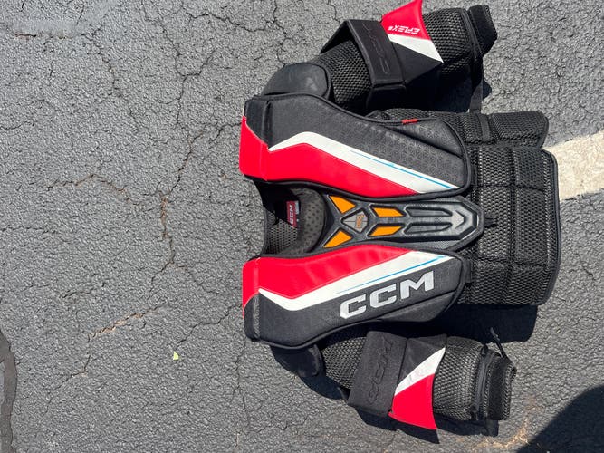 Medium CCM EFlex 6 Goalie Chest Protector (Used)