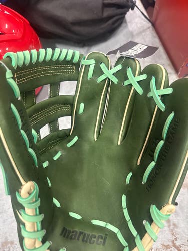 Used Marucci CYPRESS SERIES BB/SB Glove RH Throw Green 11 3/4" 11337-S000493259