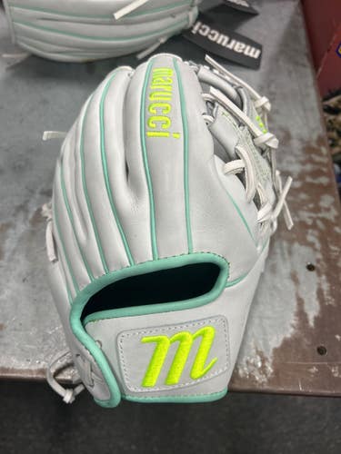 Used Marucci CYPRESS FASTPITCH BB/SB Glove RH Throw White 11 3/4" 11337-S000493257