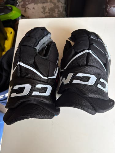 CCM JetSpeed FT8 Pro Gloves 14" (Used)