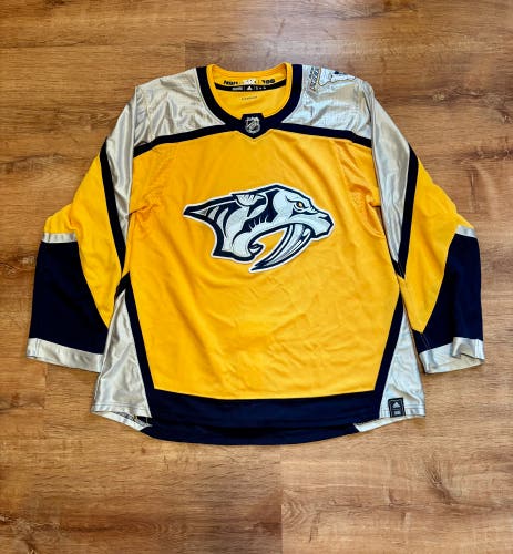 Adidas Nashville Predators Reverse Retro 1.0 Jersey (54)