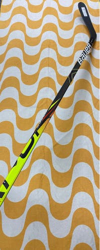 Intermediate Bauer Vapor X2.7 Hockey Stick Right Handed P92 65 Flex (Used)