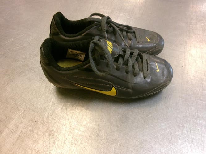 Used Nike Soccer Cleats Grey Youth 12.5 11339-S000205064