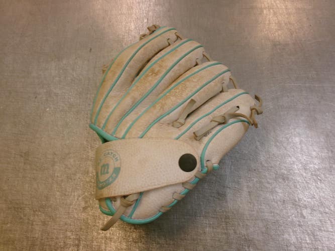 Used Wilson A200 BB/SB Glove LH Throw White 10" 11339-S000205024