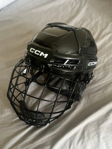 Medium CCM Tacks 720 Helmet (Used)