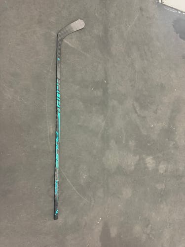 Senior Bauer Pulse Right Handed Hockey Stick P92 77 Flex (New)