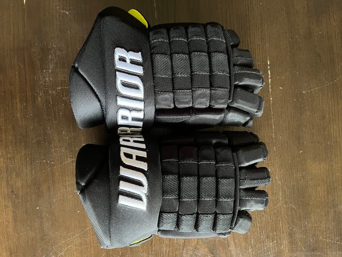 Warrior Alpha Gloves 12" Pro Stock (Used)
