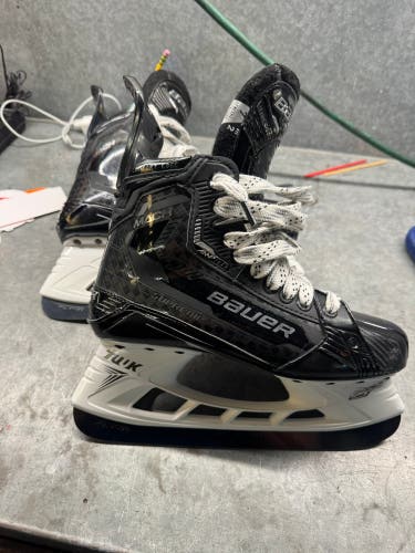 Black/Gray 2022 Bauer Supreme Mach Hockey Skates 7 (Used)