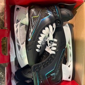 CCM Vizion Hockey Skates Regular Width 9.5 (New)
