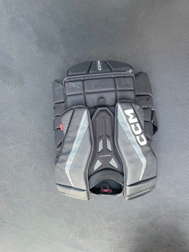 Medium 2024 CCM EFlex 6.9 Goalie Chest Protector (Used)