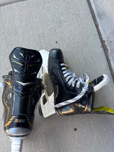 Bauer Supreme S29 Hockey Skates Regular Width 9 (Used)