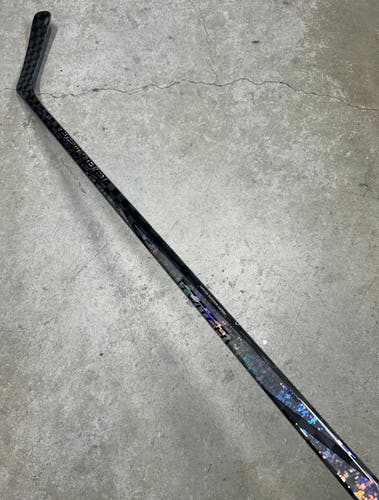 87 Flex Pro Kane Curve Senior Bauer Twitch Right Hand Hockey Stick (Used) Pro Stock