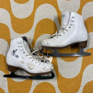 Riedell Figure Skates Junior 2 (Used)