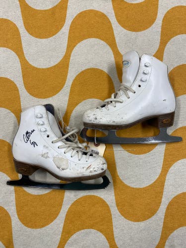 Riedell Figure Skates Junior 2 (Used)