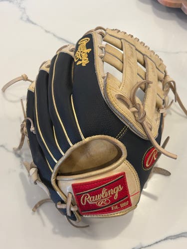 Rawlings Heart of the Hide RH Outfield Baseball Glove 12.5" (Used)