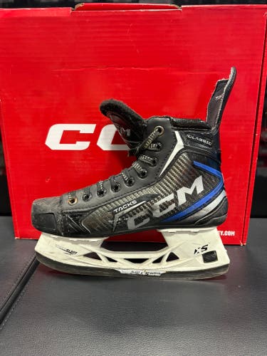 CCM Ccm tacks classic Hockey Skates Regular Width Size 4.5 (Used)