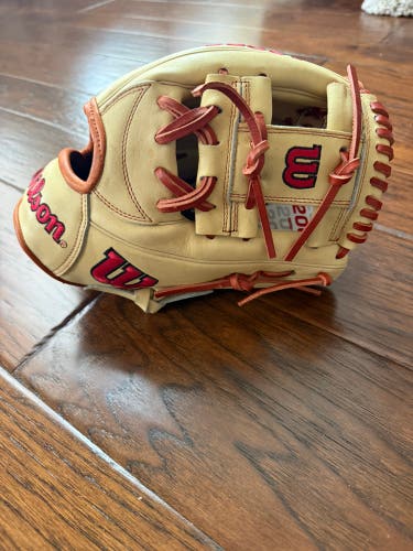 Wilson A2000 RH Infield Baseball Glove 11.75" (New)