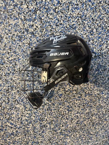 Medium Bauer Re-Akt 150 Helmet (Used)