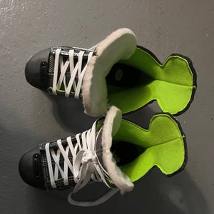 Bauer Youth 
Hockey Skates