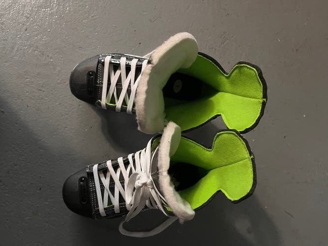 Bauer Youth 
Hockey Skates