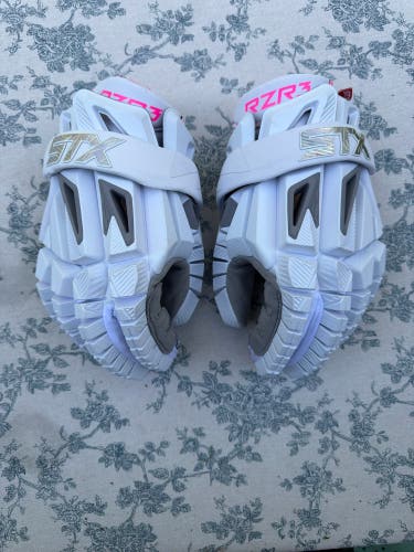STX Rzr3 Lacrosse Gloves (Used once)