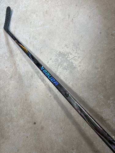 82 Flex P28M Senior Bauer Flylite Right Hand Hockey Stick (New) OHL Pro Stock