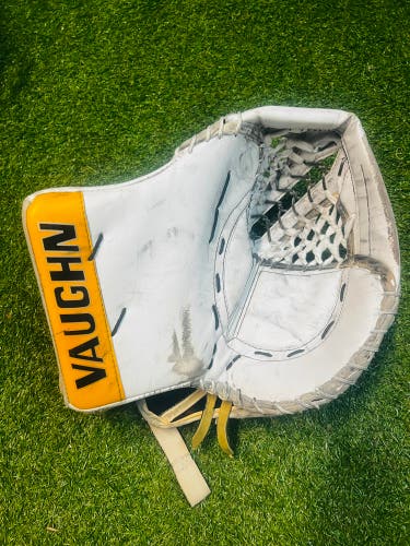 Tristan Jarry Vaughn VE8 Pro Carbon Glove