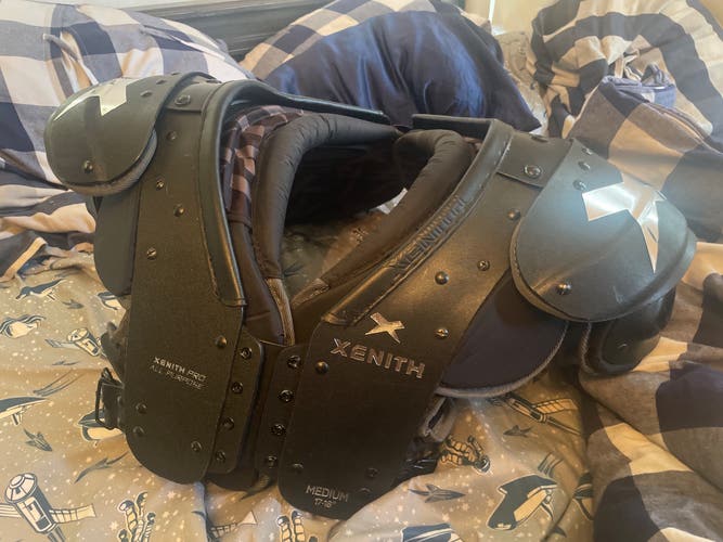 Medium Adult Xenith Pro Skill Shoulder Pads (Used)