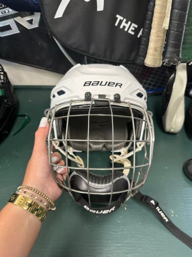 Small Bauer Re-Akt 55 Helmet (Used)