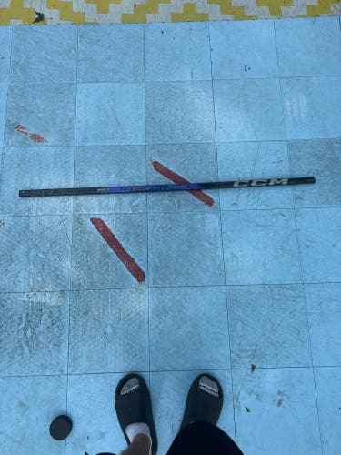 BROKEN Junior CCM Ribcor Trigger 8 Pro Left Hand Hockey Stick P29 50 Flex (Used)