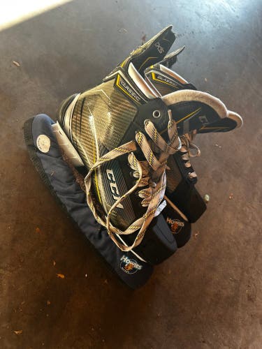 CCM Classic Tacks Hockey Skates Regular Width 10.5 (Used)