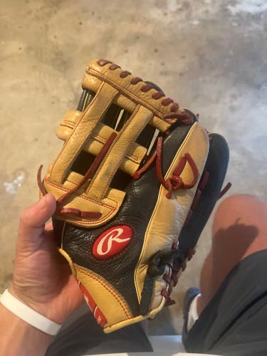 2011 Rolin RH Outfield Baseball Glove 10.75" (Used)
