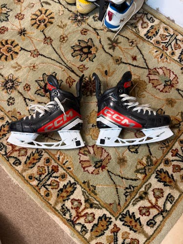 2023 CCM JetSpeed FT6 Pro Hockey Skates Regular Width 8 (Used)