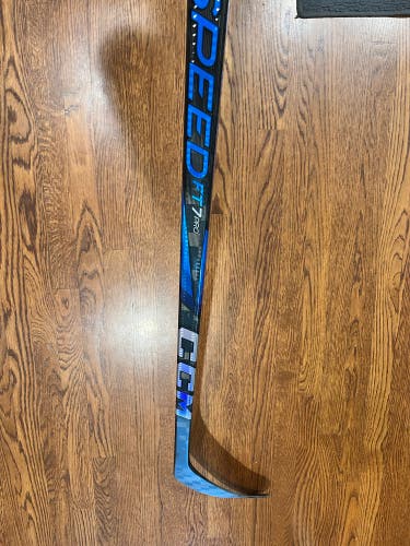 Senior CCM JetSpeed FT7 Pro Right Handed Hockey Stick P29 75 Flex (New)