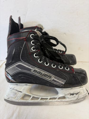 Black Bauer Vapor X400 Hockey Skates Regular Width Size 3.5 (Used)