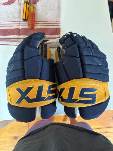 STX Stallion HPR Gloves 14" Pro Stock (Used)