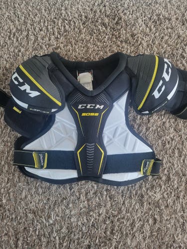 Junior CCM Tacks 5092 Shoulder Pads (New)
