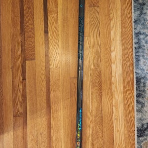 Intermediate Bauer Twitch Left Hand Hockey Stick P88 65 Flex (Used)