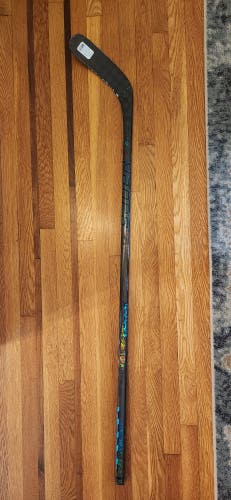 Intermediate Bauer Twitch Left Hand Hockey Stick P88 65 Flex (Used)