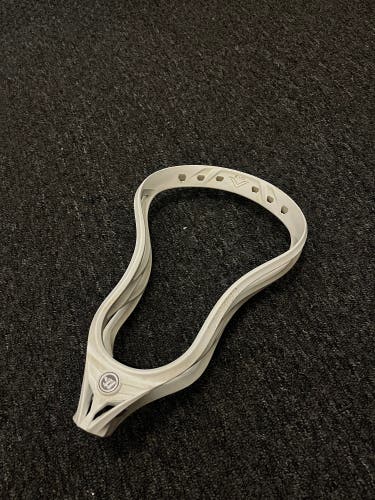Warrior Evo V (Sidewall hole damaged)