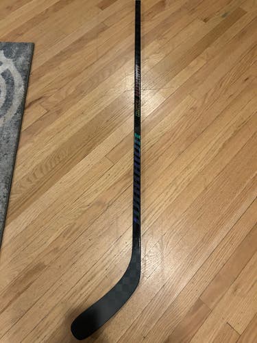 Intermediate Warrior Super Novium Right Handed Hockey Stick W88 55 Flex (New)
