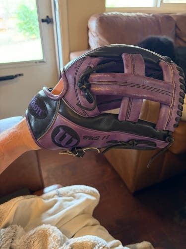 Wilson A2000 RH Baseball Glove 11.75" (Used)