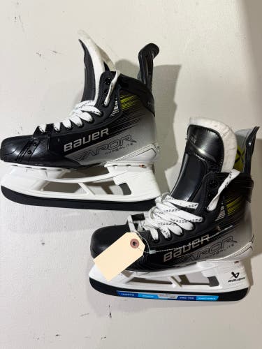 Senior Bauer Vapor Hyperlite 2 Hockey Skates Regular Width Pro Stock 7.5 (New) 9895