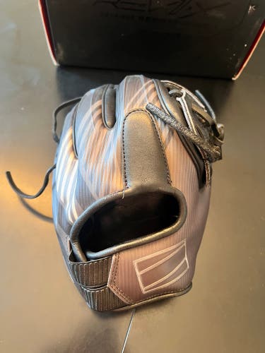 2022 Rawlings REV1X RH Pitcher's Baseball Glove 11.75" (Used)
