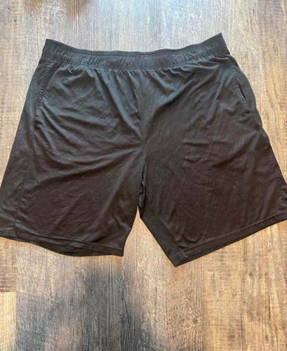 90 Degree by Reflex Black Athletic Shorts Men’s Large